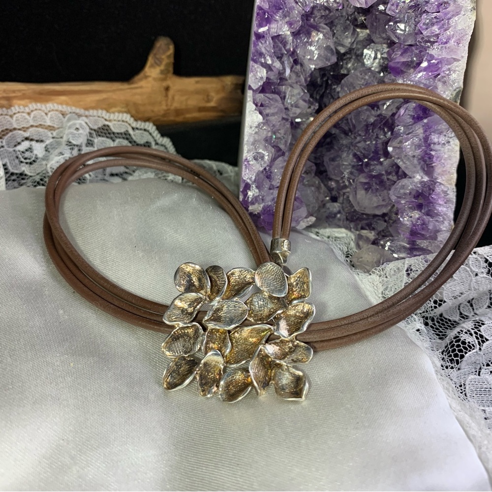 VINTAGE STERLING SILVER FLOWER NECKLACE